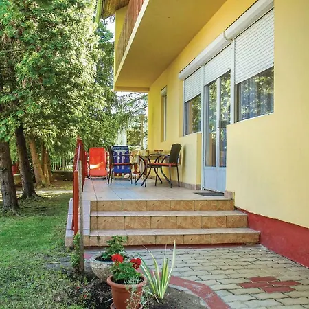 Awesome In W/ 3 Bedrooms * 巴拉顿凯赖斯图尔
