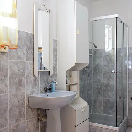 Awesome In W/ 3 Bedrooms *