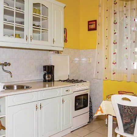 Awesome In W/ 3 Bedrooms